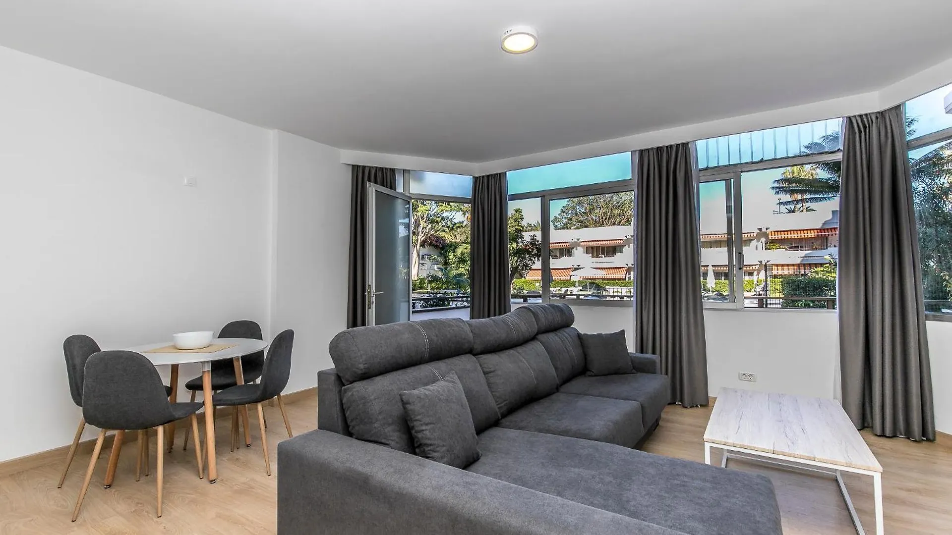 Charming Apt Puerto Cruz, Terrace & Pool Access Puerto de la Cruz  Apartamento